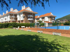 Precioso apartamento en playa Berria con piscina.